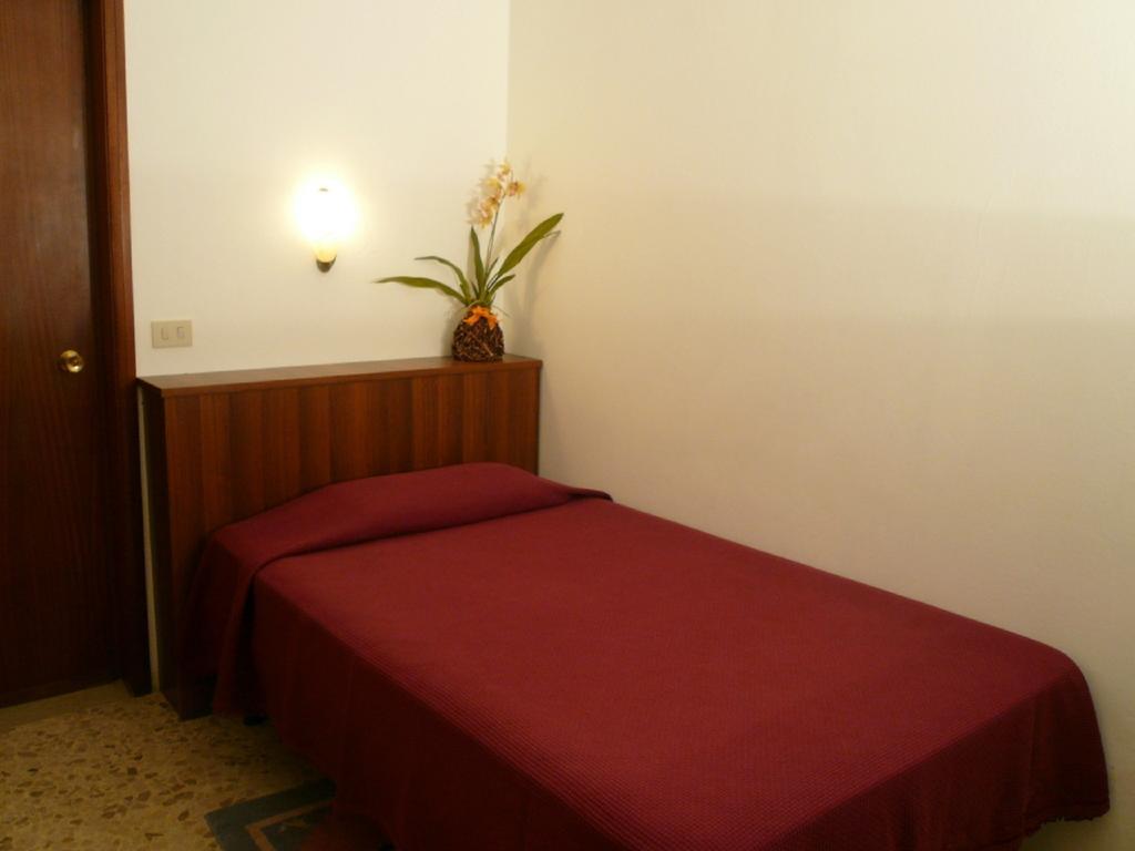 Albergo Ariston Tabiano Terme Szoba fotó